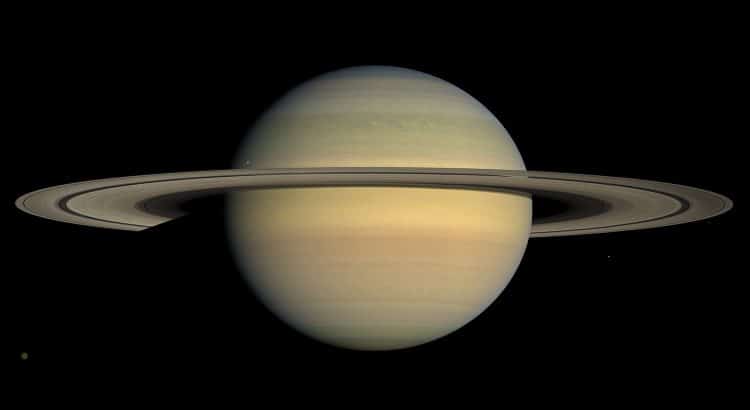 Saturn_during_Equinox